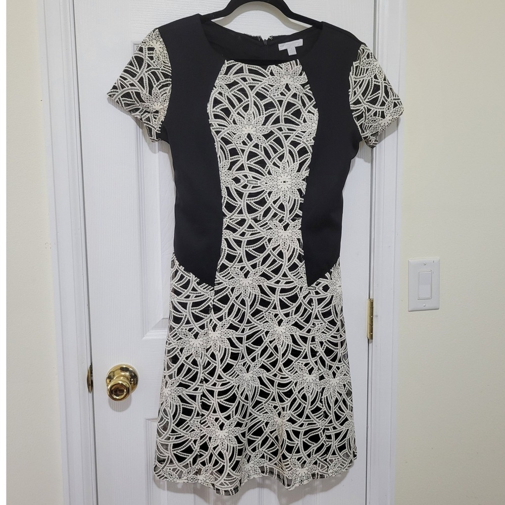 New York & Company Stretch Black White Lace Sheath Dress Short Sleeve